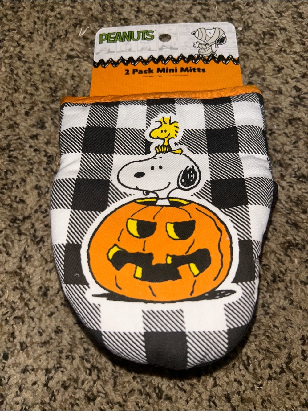 Peanuts Snoopy & Woodstock Halloween Oven Mitts